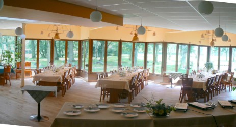 Restaurant met uitzicht over de vijvers
